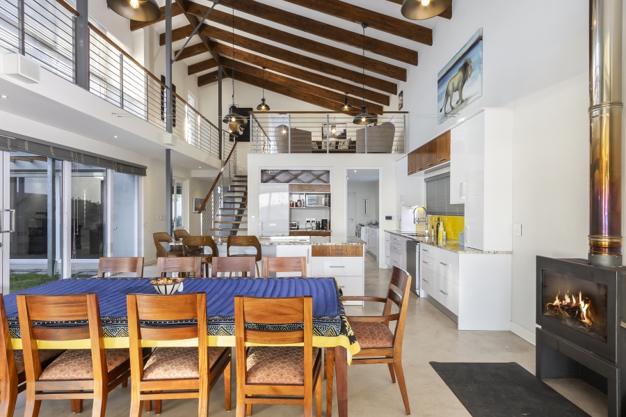 To Let 4 Bedroom Property for Rent in Harbour Island Western Cape